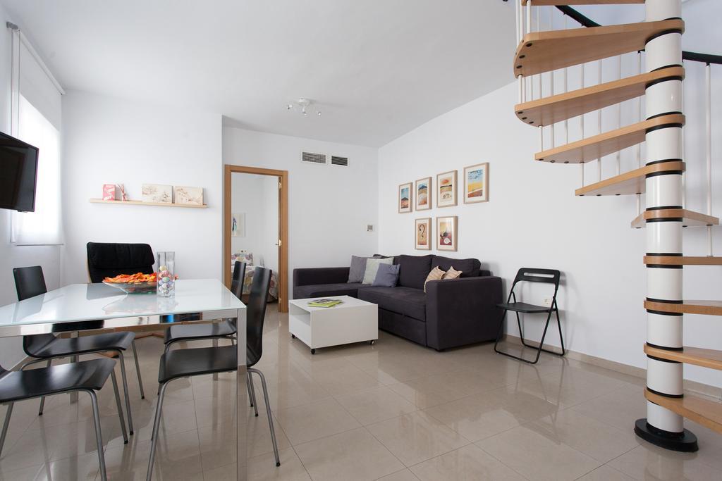 Apartamentos Diaber San Leandro Sevilla Zimmer foto