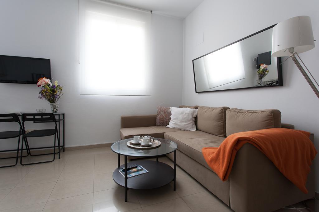 Apartamentos Diaber San Leandro Sevilla Zimmer foto