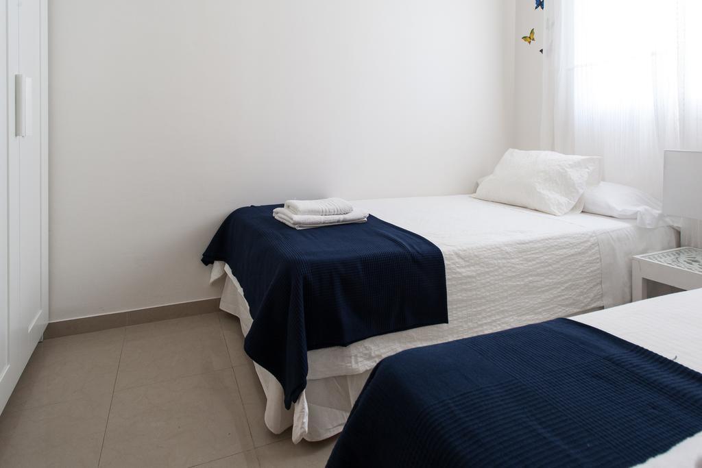 Apartamentos Diaber San Leandro Sevilla Zimmer foto