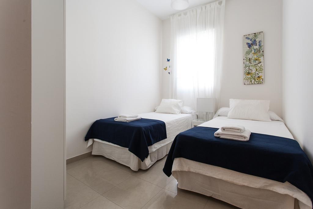 Apartamentos Diaber San Leandro Sevilla Zimmer foto