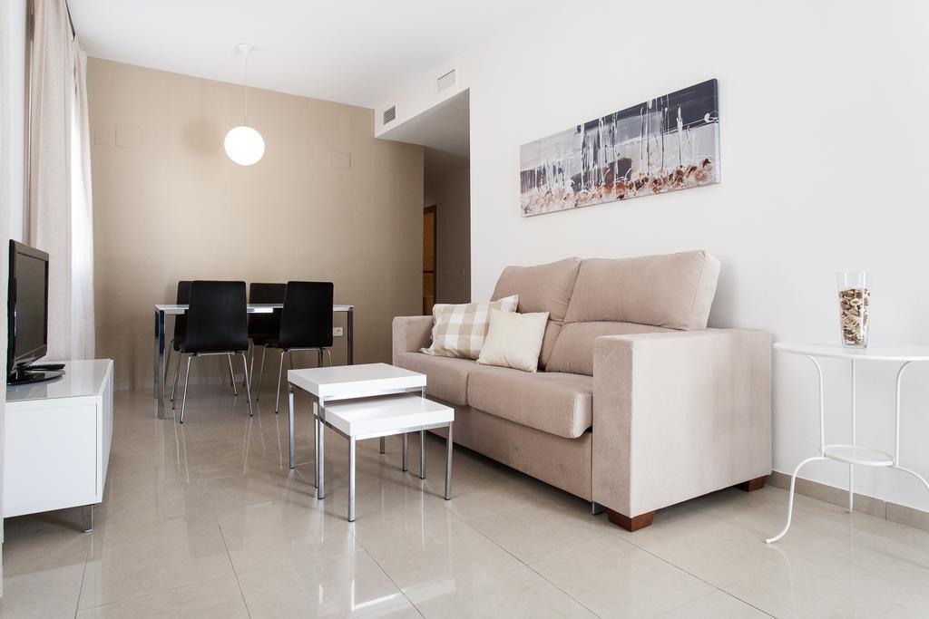 Apartamentos Diaber San Leandro Sevilla Zimmer foto