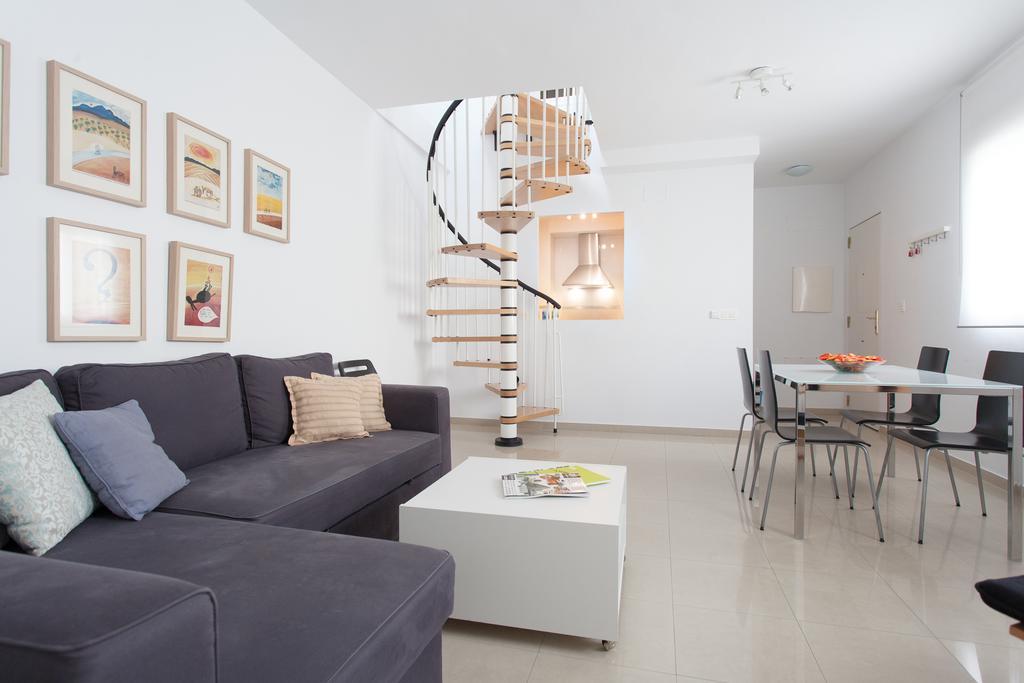 Apartamentos Diaber San Leandro Sevilla Zimmer foto